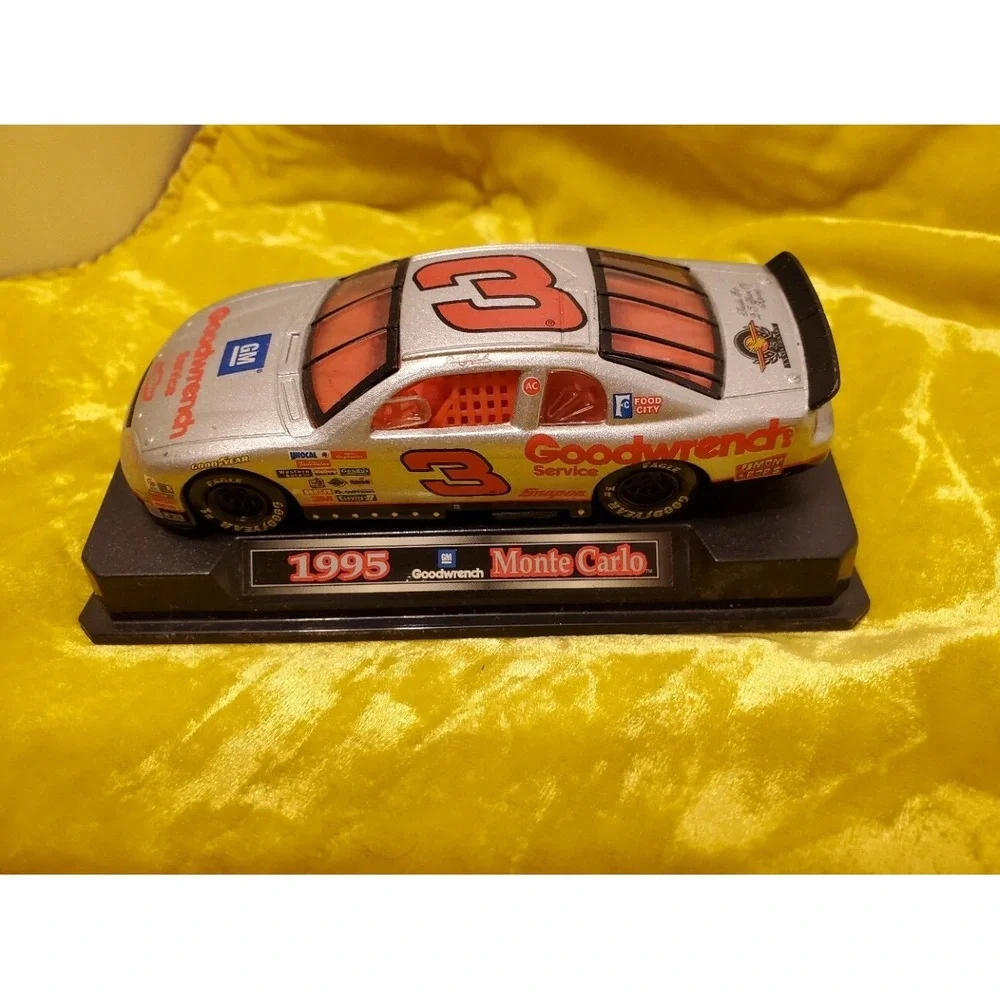 1995 Hasbro Dale Earnhardt #3 GM Goodwrench Monte Carlo 1:64